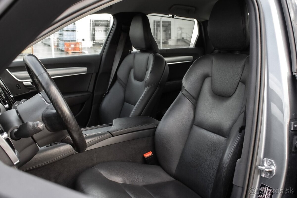 Volvo S90 D4 2.0L Drive-E Momentum A/T8 - 8