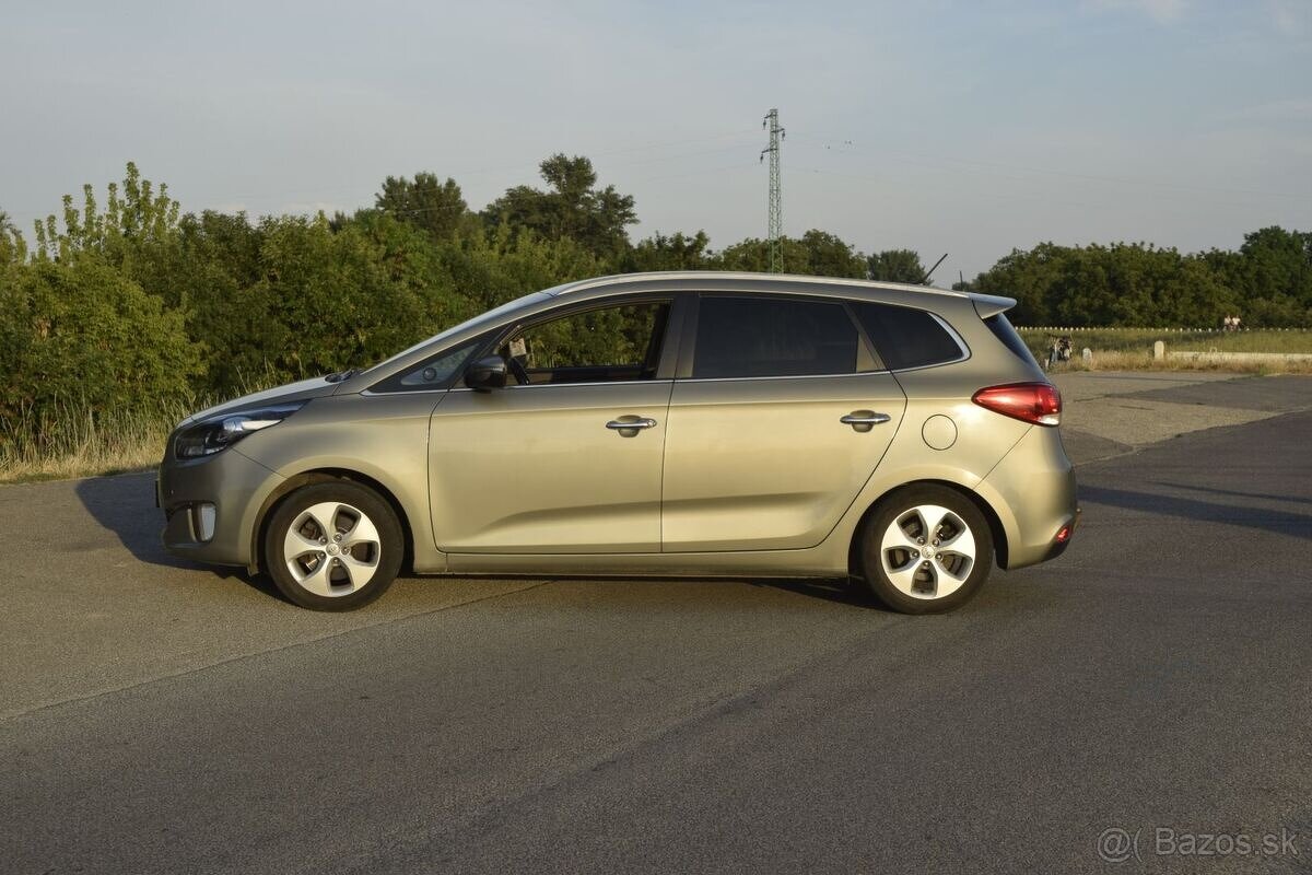 KIA Carens - 8