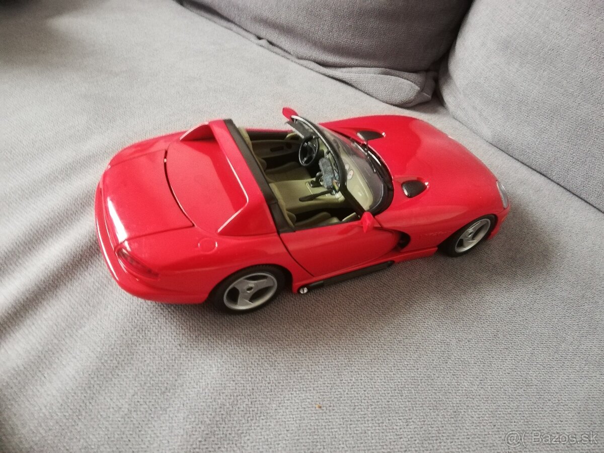 1:18 DODGE Viper RT10 1992 Bburago cervena cabrio - 8