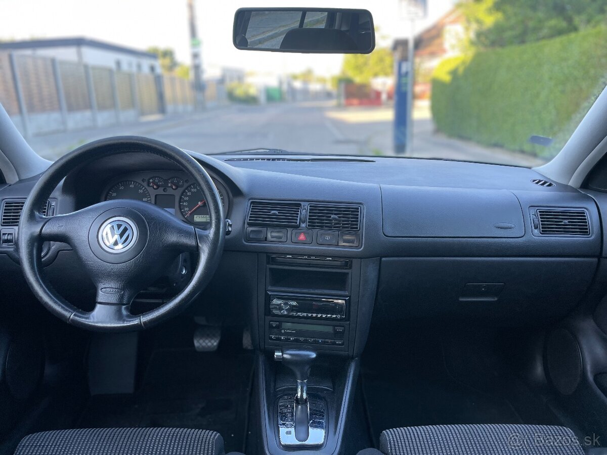 VW Golf IV 2.3 VR5 AUTOMAT - 8