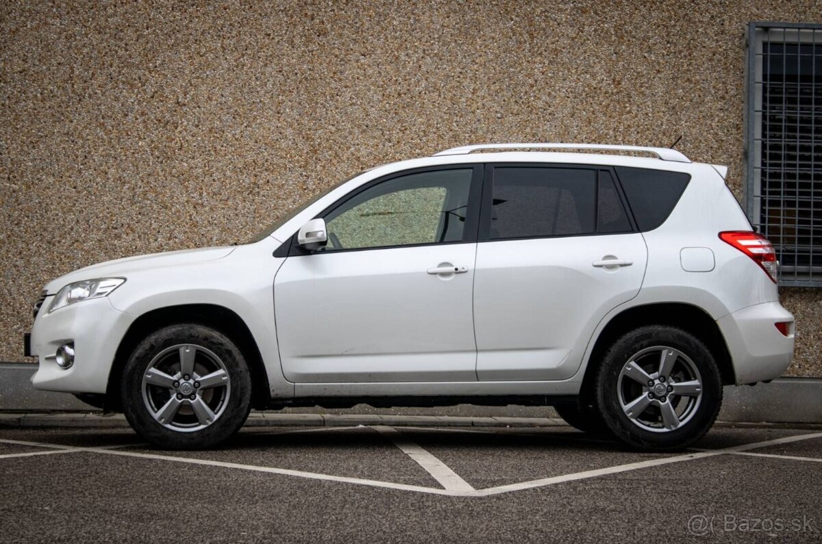 Toyota RAV4 2.2 D-4D 110kw MT/6 2013 - 8