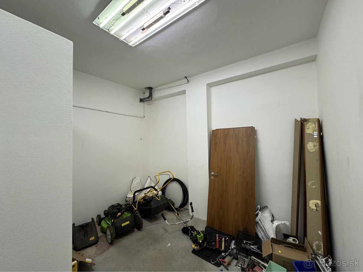 Prenájom výrobno-skladového priestoru 246 m² priamo na Vajno - 8