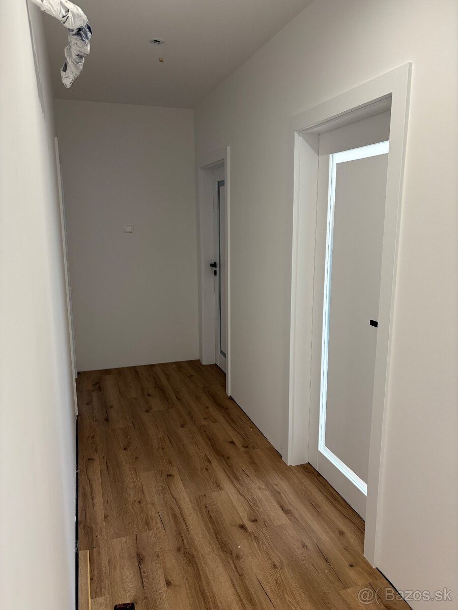 Pokládka plávajúcej podlahy + interiérové dvere - 8