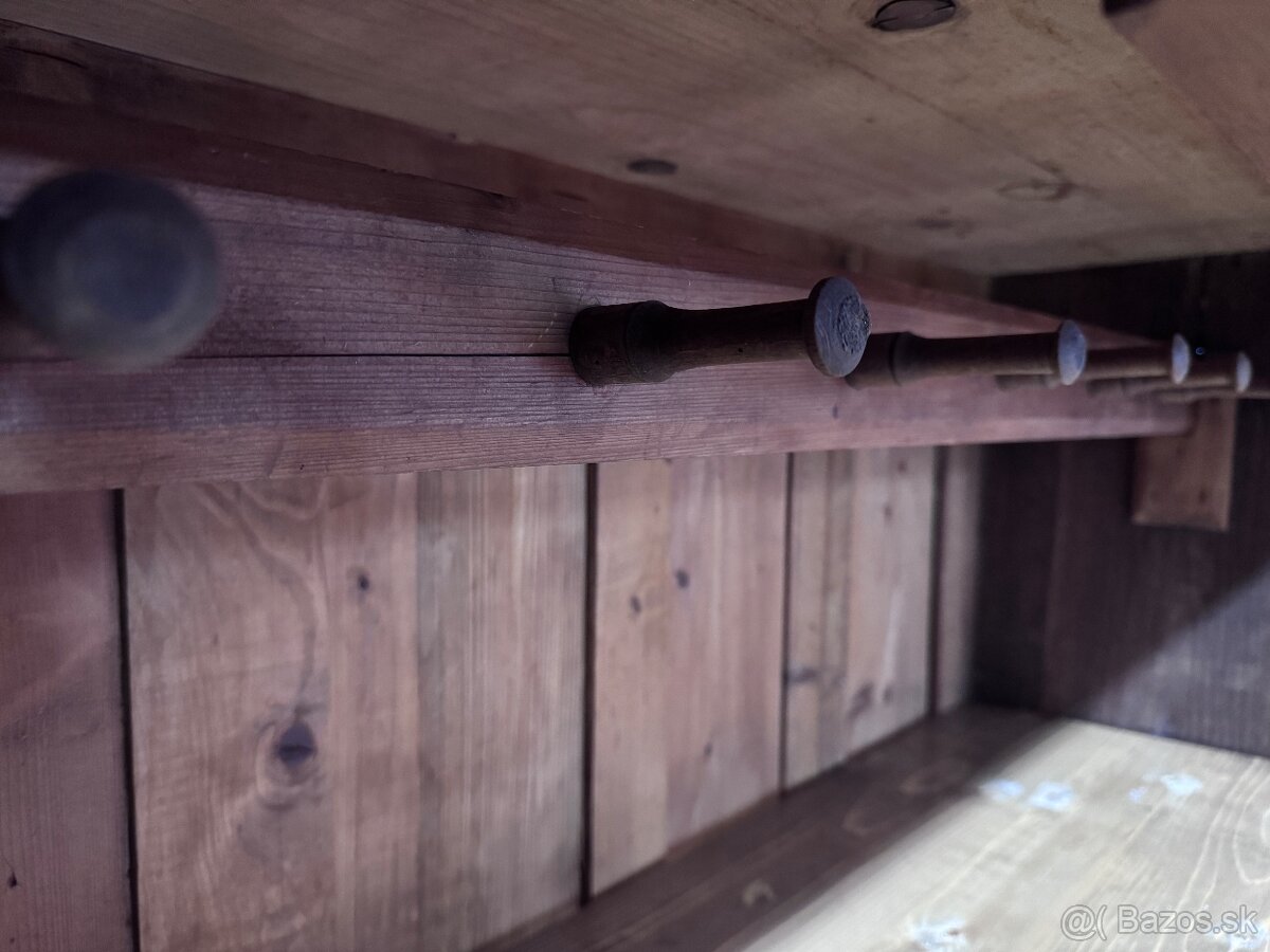 Starožitná skriňa - 8