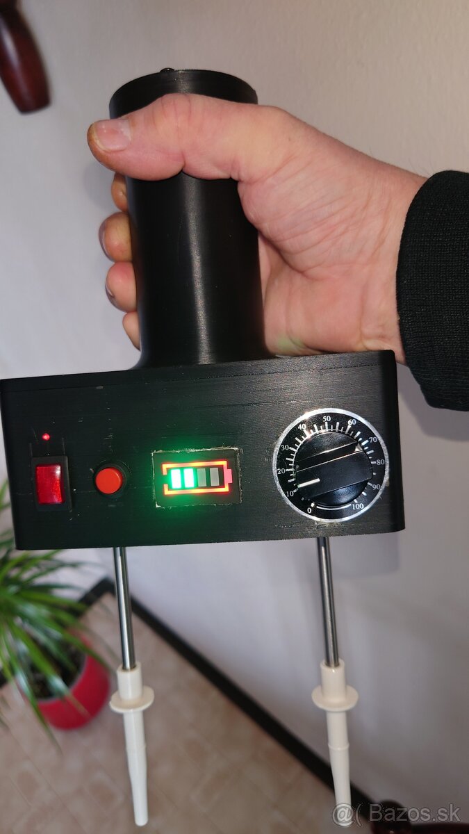 elektrický akumlatorový paralyzér omračovač na ošípané - 8