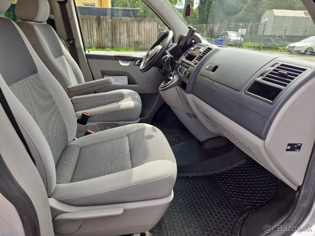 Predám  Volkswagen T5 Caravelle 2.0 TDI 103 KW DSG 140000 km - 8