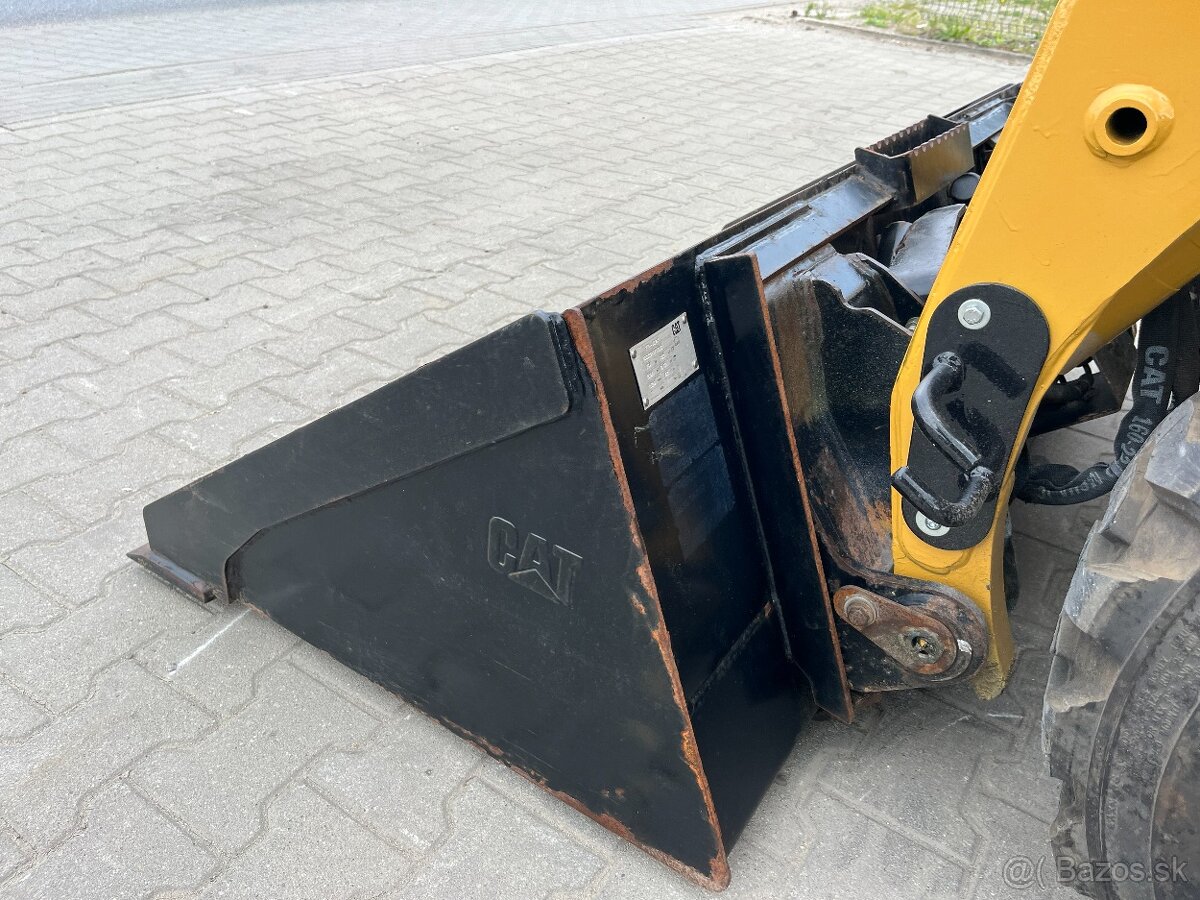 Nakladač smykovy Caterpillar 226B3, Bobcat, JCB, Kramer, UNC - 8