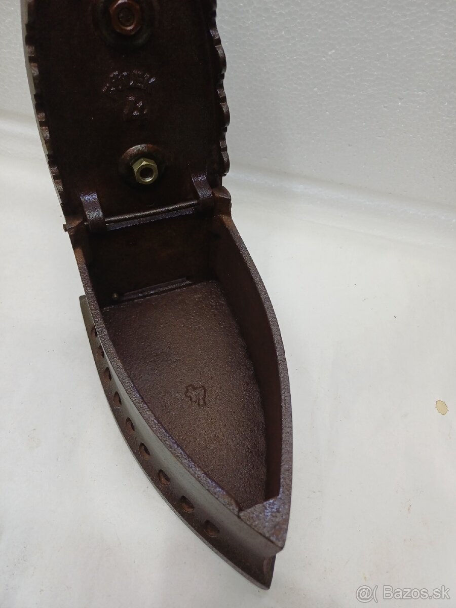 Predám starožitnu žehličku dobrom stave - 8