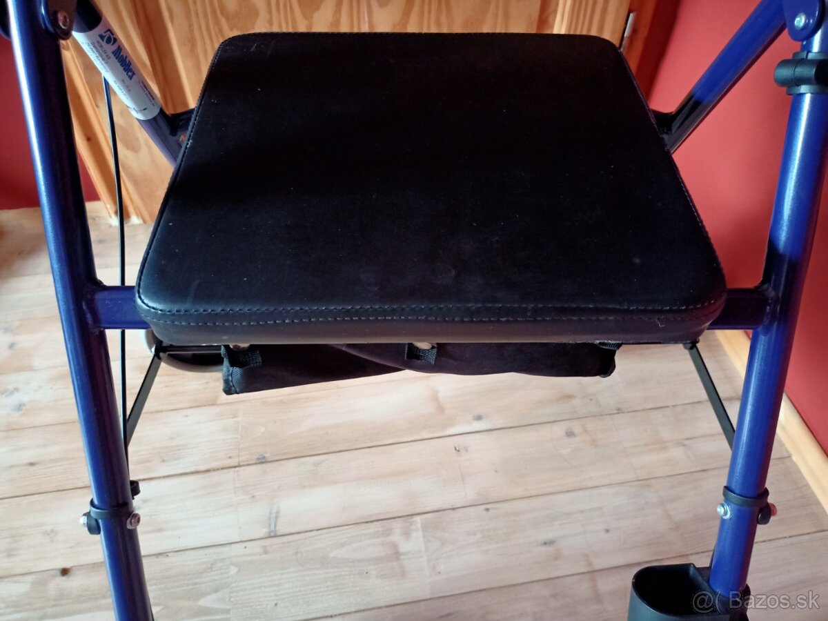 Chodítko pre seniorov -alu - 8