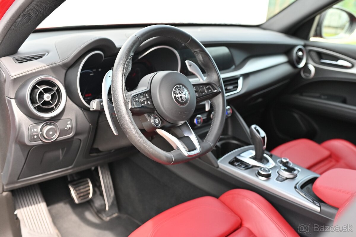 Alfa Romeo Stelvio Q4 VELOCE - 8