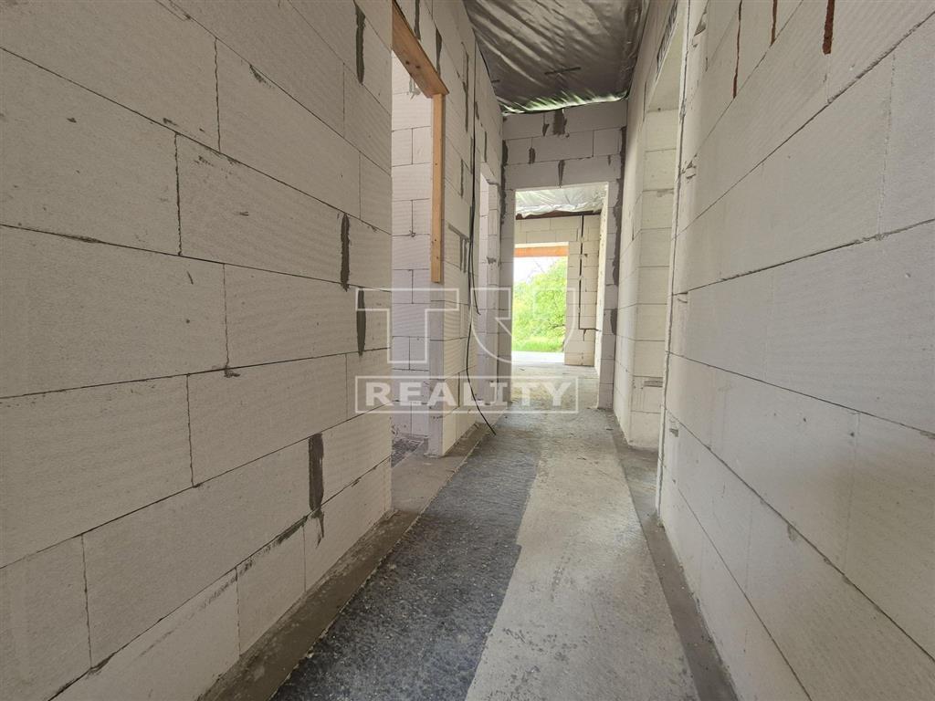 REZERVOVANÉ. Novostavba 4-izbového bungalovu s veľkým... - 8