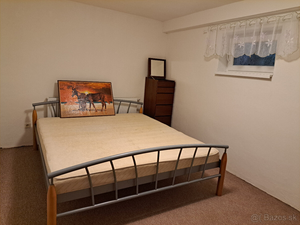 Prenajmem 2 izbový byt v rodinnom dome v Hlohovci - 8