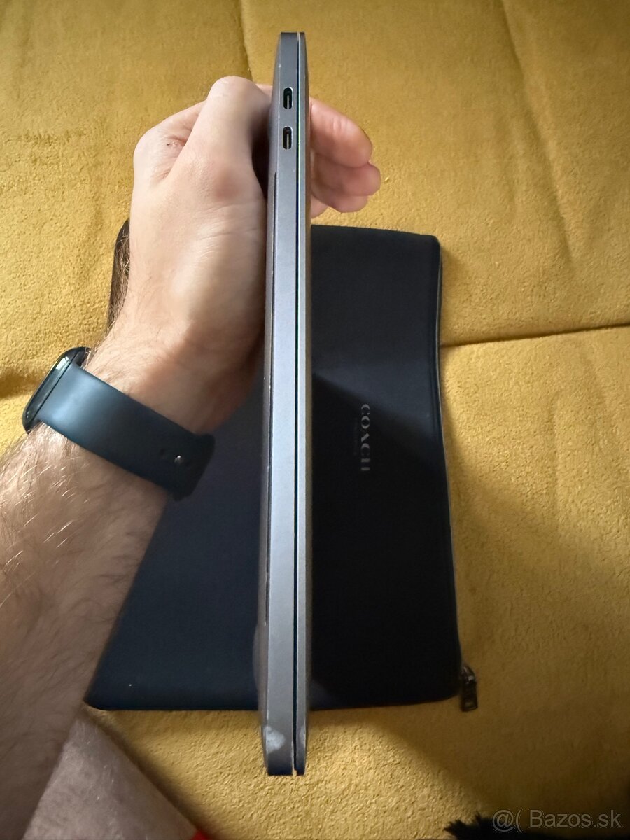 MacBook Pro 13 2017 - výborný stav - 8