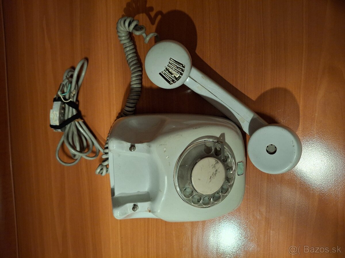 Staré telefóny - 8