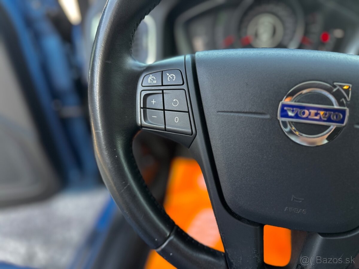 Volvo V60 D3 2.0L 150k Momentum Geartronic - 8