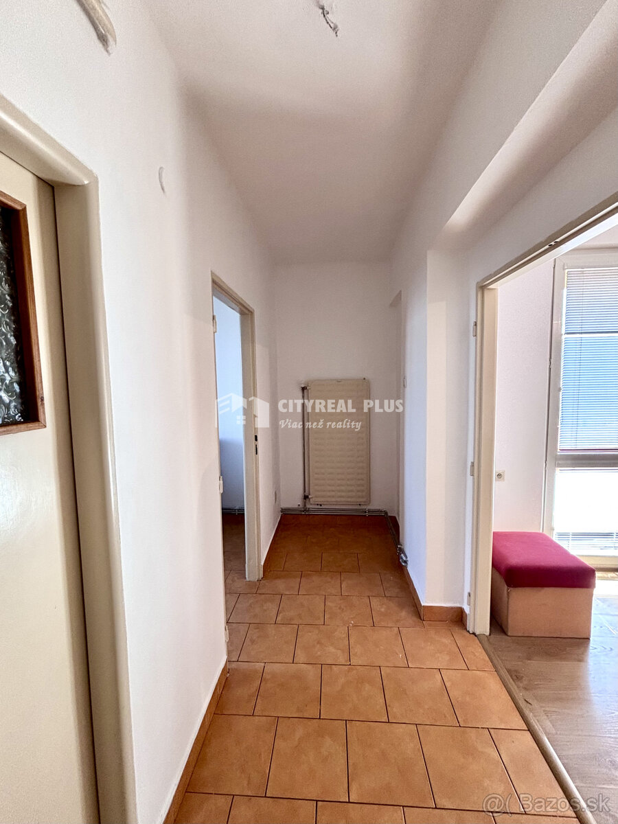 Ponúkame Vám na prenájom 3 izbový byt v centre mesta Nové Zá - 8