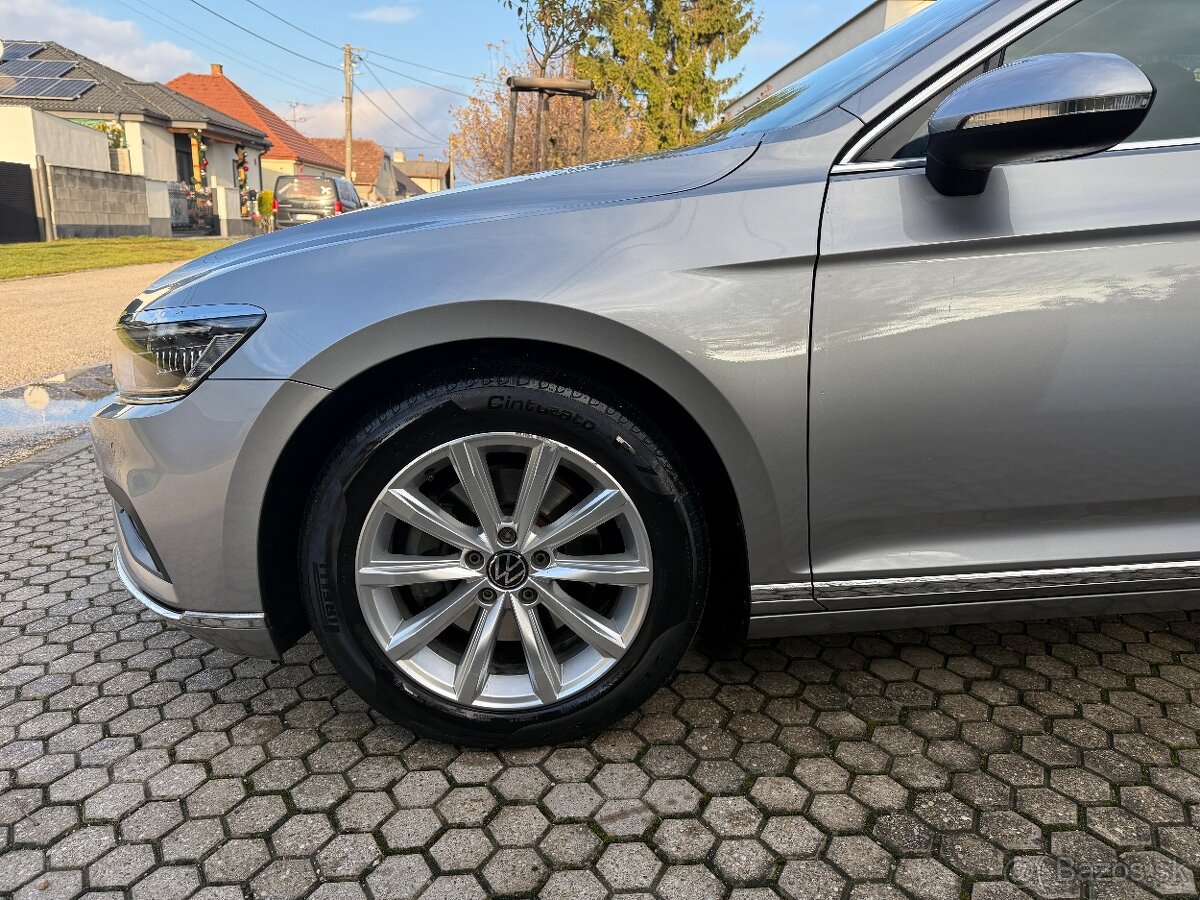 Volkswagen Passat Variant 2.0 TDI EVO Elegance DSG - 8
