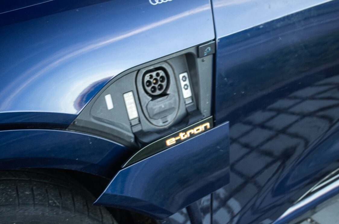 Audi e-tron 50 Quattro Advanced / - 8