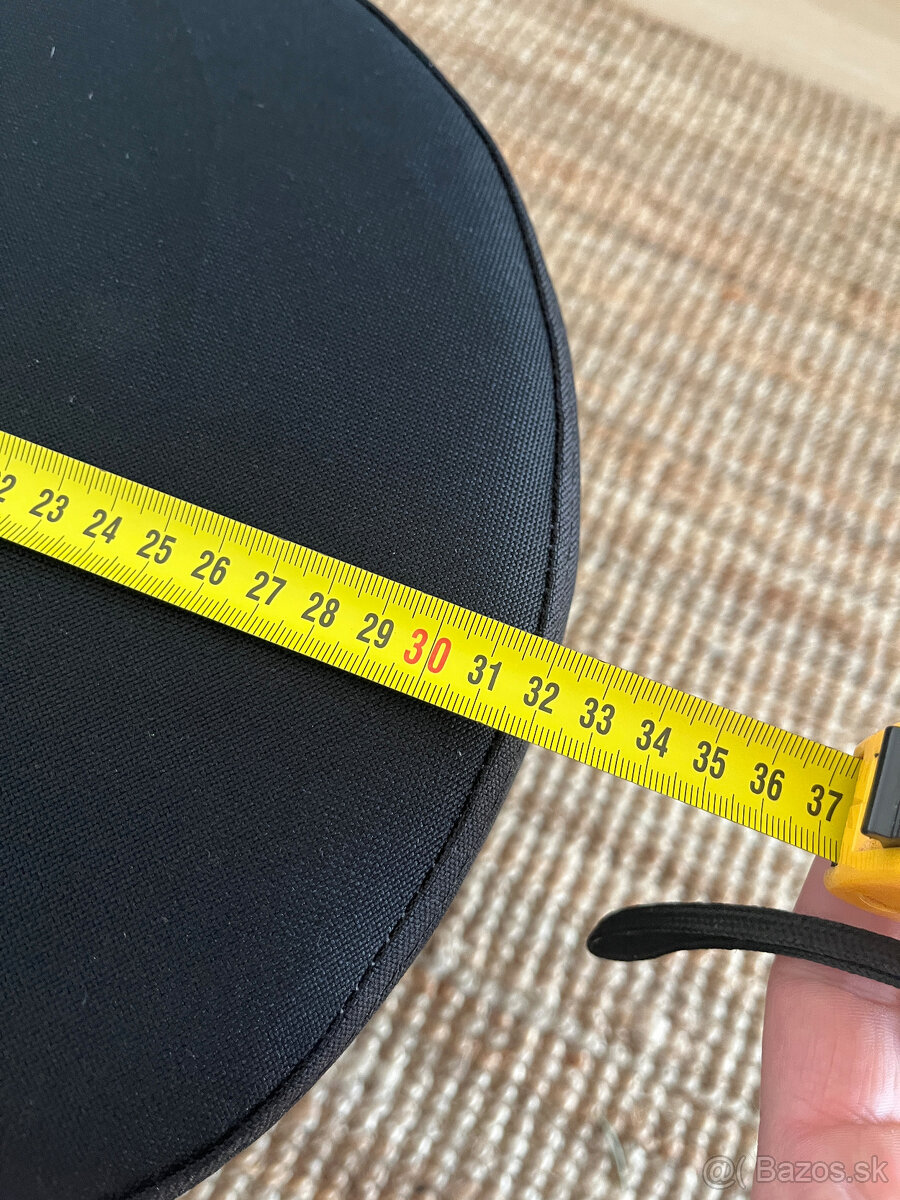 Čierna taburetka - 8