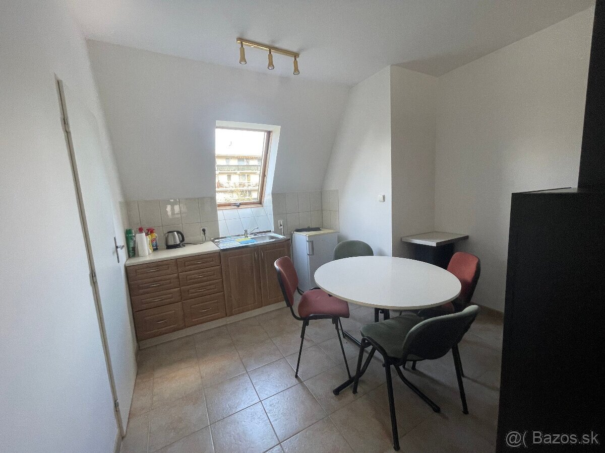 MH291 – Na predaj polyfunkčný dom v Komárne - 8