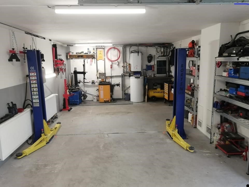 Dvojstlpový zdvihák BOR 4,2Ton a 5TON ramena 3dielne automat - 8