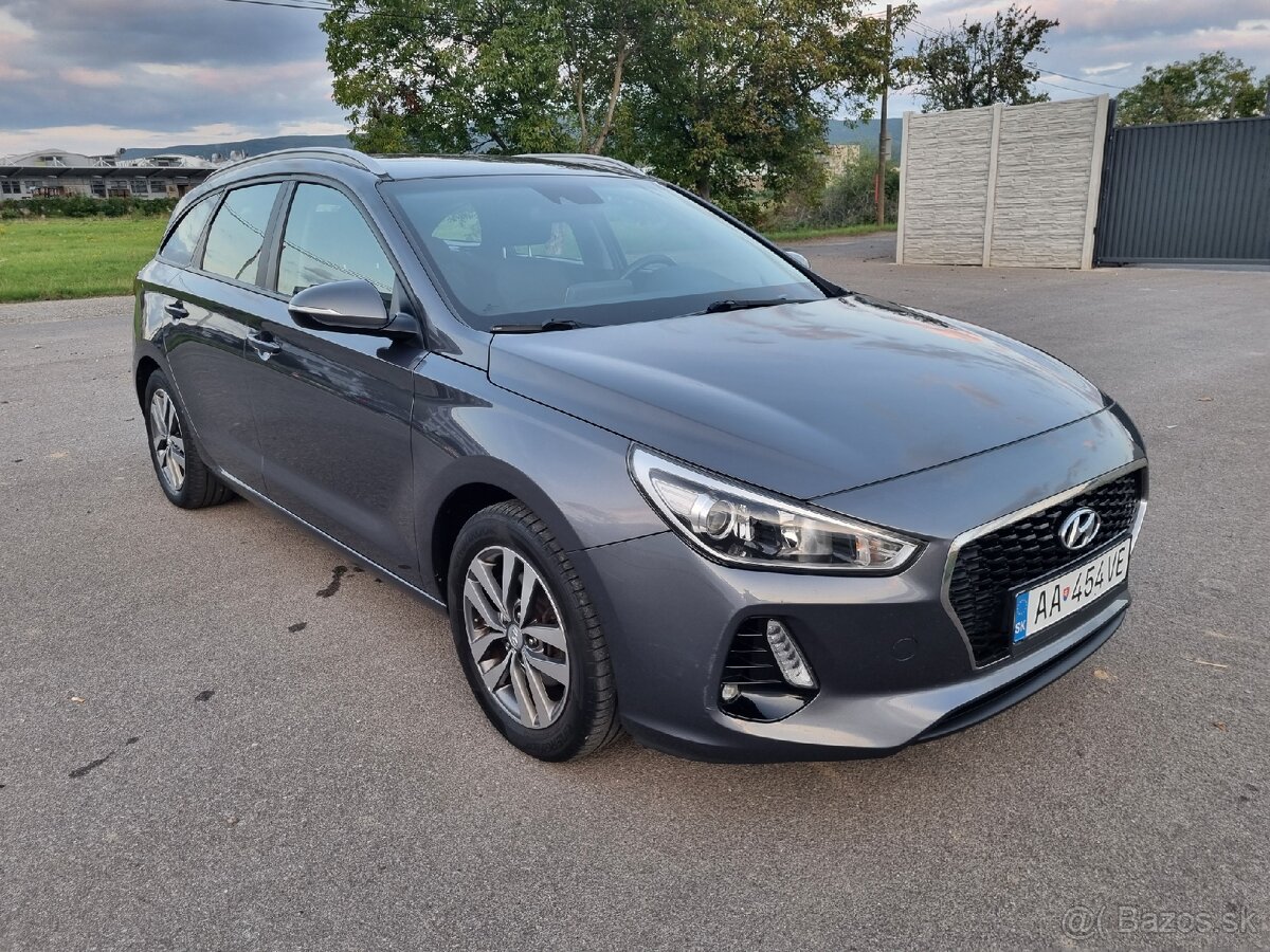 Hyundai i30 Combi 1.4 Benzín 74kw - 8