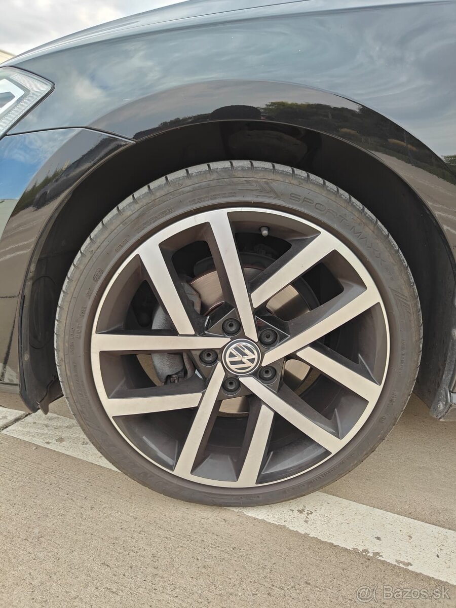 Volkswagen Golf 2.0 TDI Highline DSG -150k- 2019 - 8