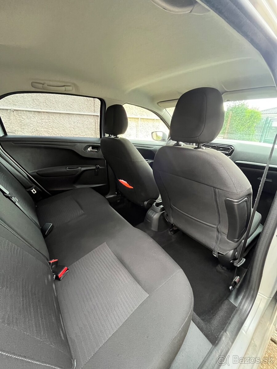 Peugeot 301 - 8