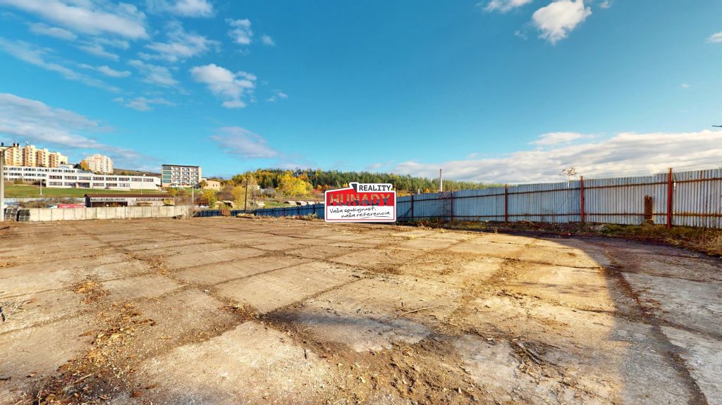 (2.500 m²) SPEVNENÁ PLOCHA SO SIEŤAMI - 8