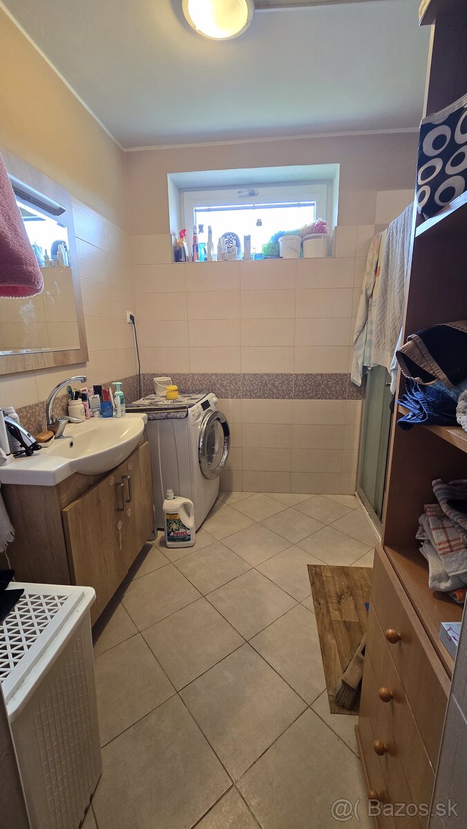 Predaj priestranného rodinného domu vo Vozokanoch pri Galant - 8