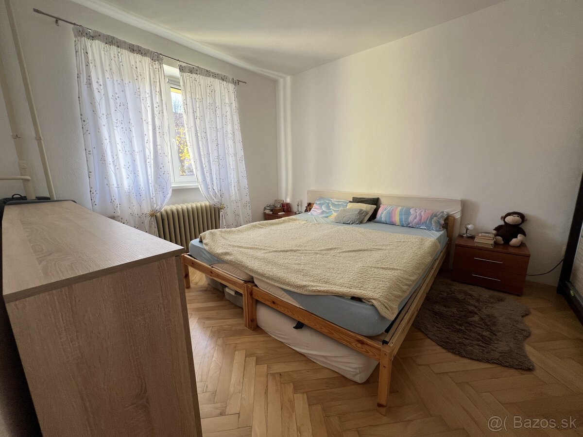 Na predaj 2 izbový útulný,zrekonštruovaný byt s balkónom a k - 8