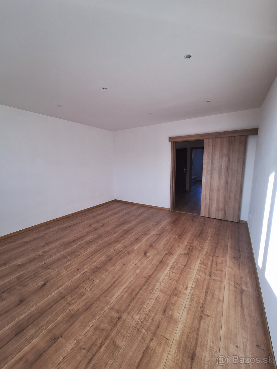 Prenajmem 3 izbový byt v Podlaviciach - 8