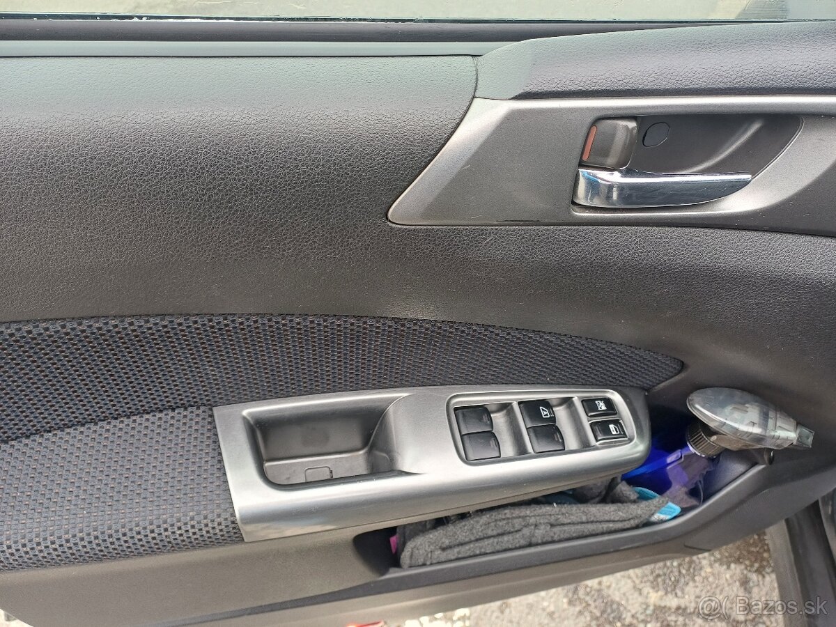 Subaru Forester, benzín + lpg - 8