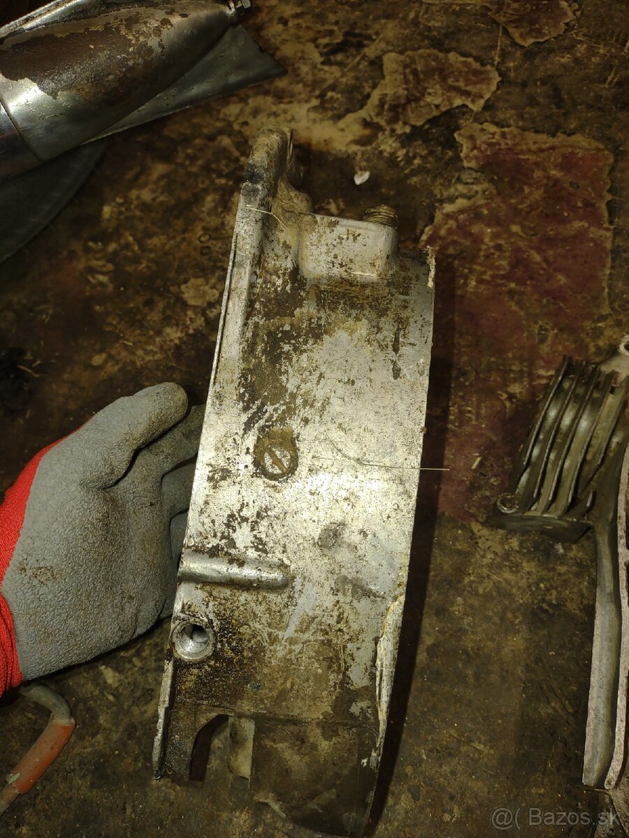 Bloky motora, hlava kryt spojky CZ 125 453, 473 - 8