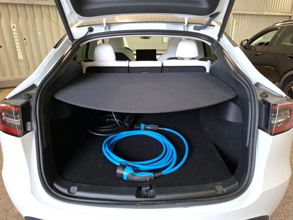 Tesla model Y long range dual motor modelovy rok 2023 - 8