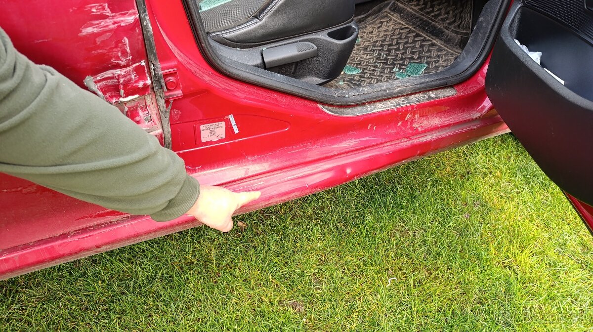 Peugeot 308GT, 2009, 175koní - 8