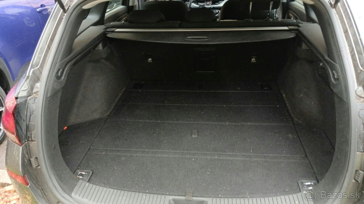 Hyundai i30 1.6 CRDi - 8