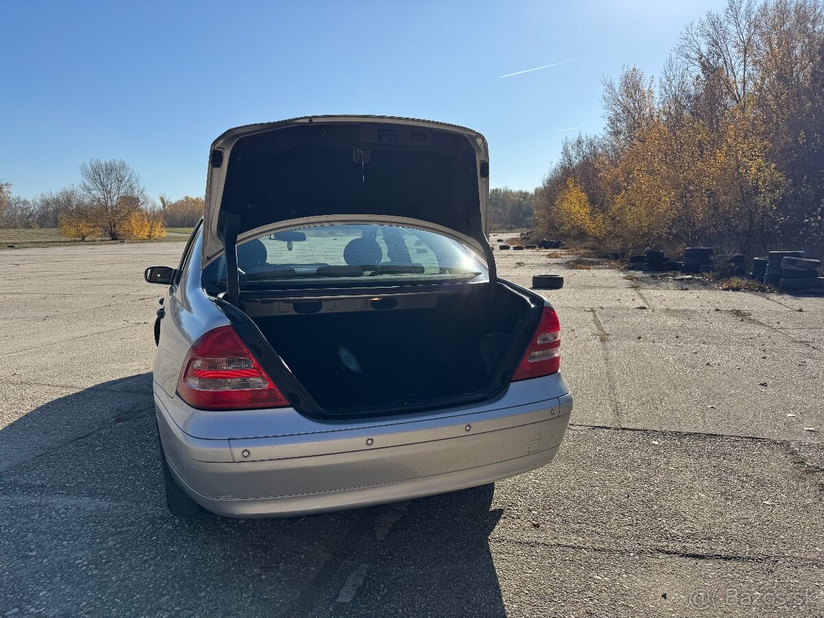 Predám Mercedes-Benz C180 Kompressor W203 Classic - MT6 - 8