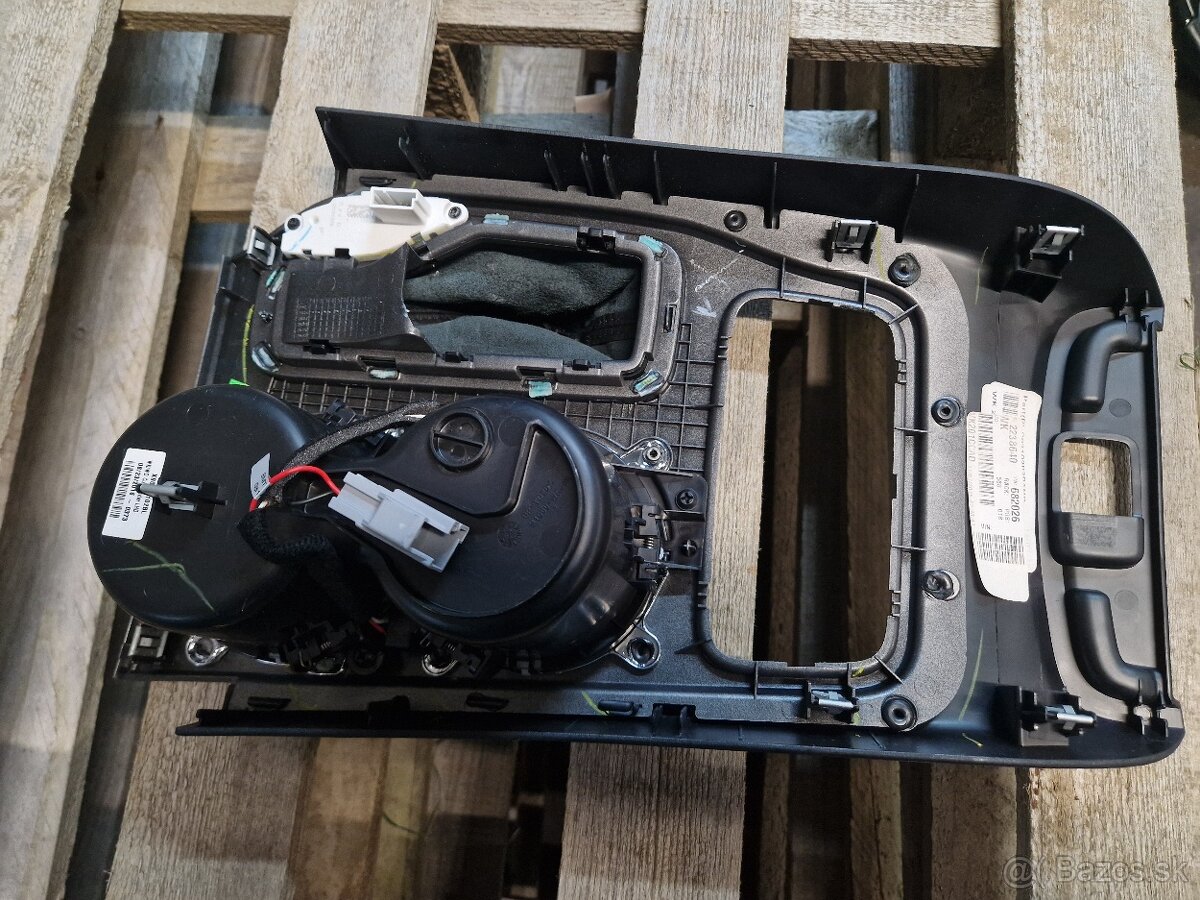 Diely interiéru Jeep Grand Cherokee WK2 2017 Summit - 8