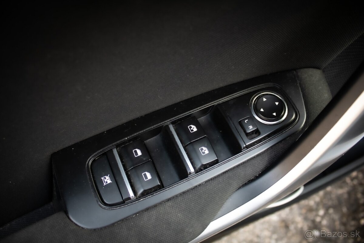 Kia Ceed SW 1.5 T-GDi Silver 1. majitel v záruke. - 8