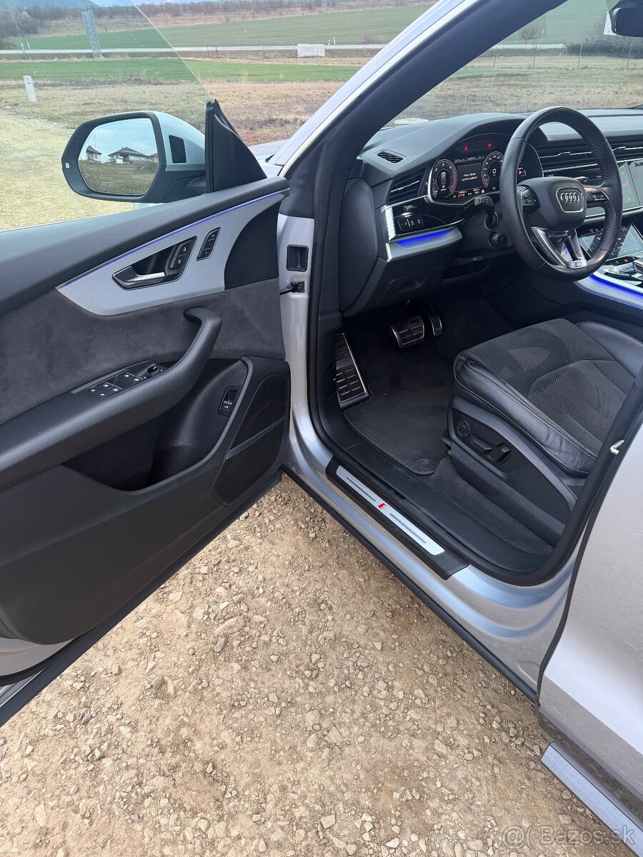 Audi Q8 - 8