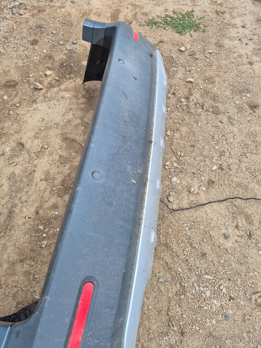 Predám zadný nárazník na Škoda Octavia II 2 SCOUT - 8