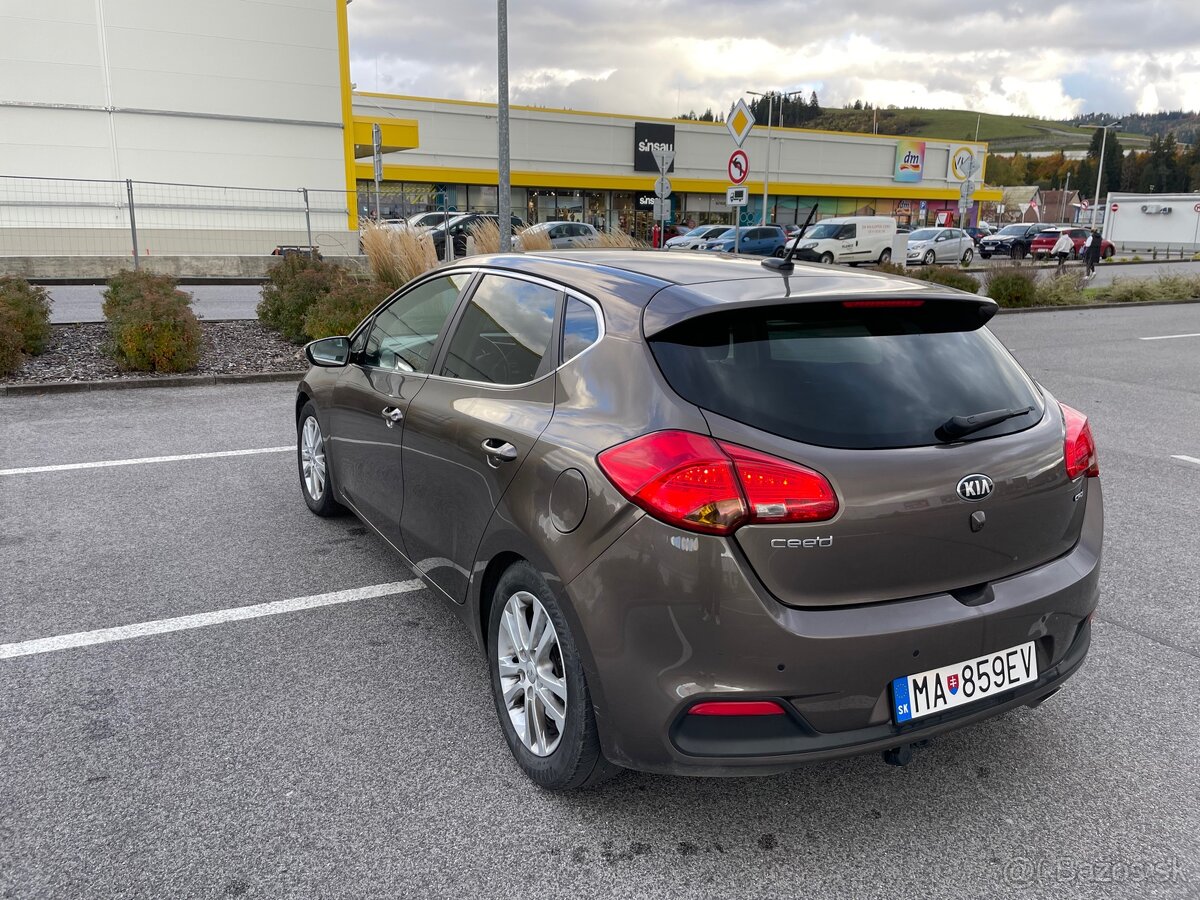 KIA Cee’d 1.6 CRDi Platinum – TOP výbava - 8