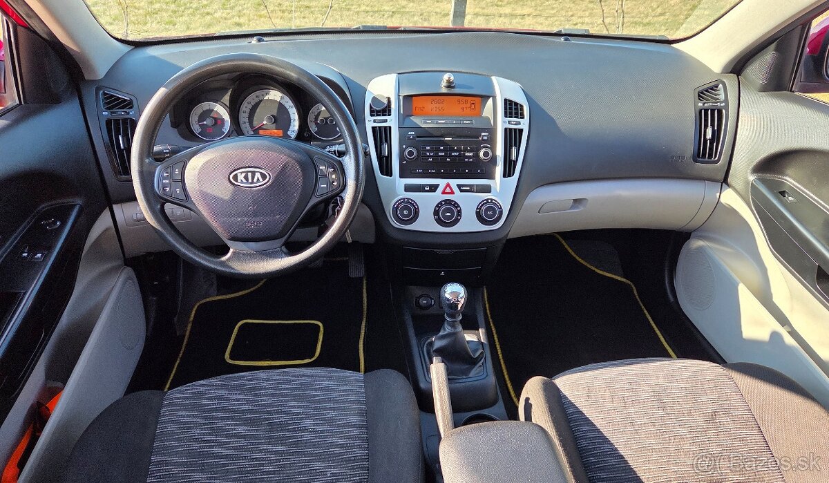 Kia Ceed 1.4 16V 77KW/105 koní R.V.11/2008 - 8
