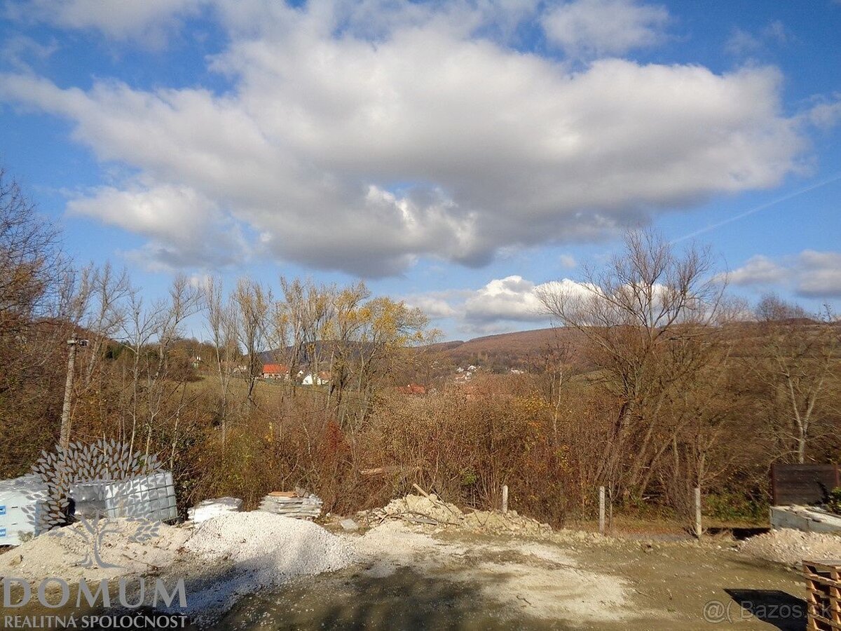 Slnečný a priestranný rekreačný pozemok v Moravskom Lieskovo - 8