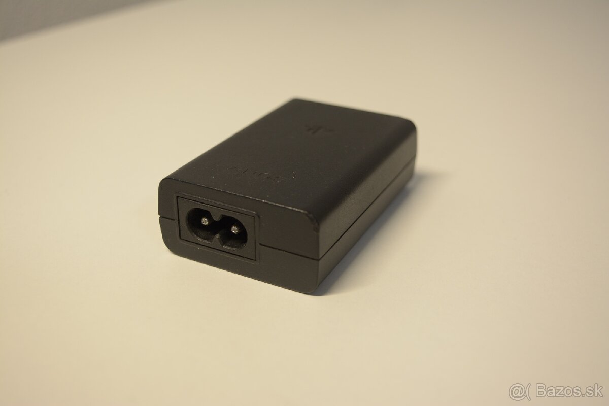 PS VITA OLED (PCH 1004) – Cracknutá + Púzdro + Nabíjačka
- 8