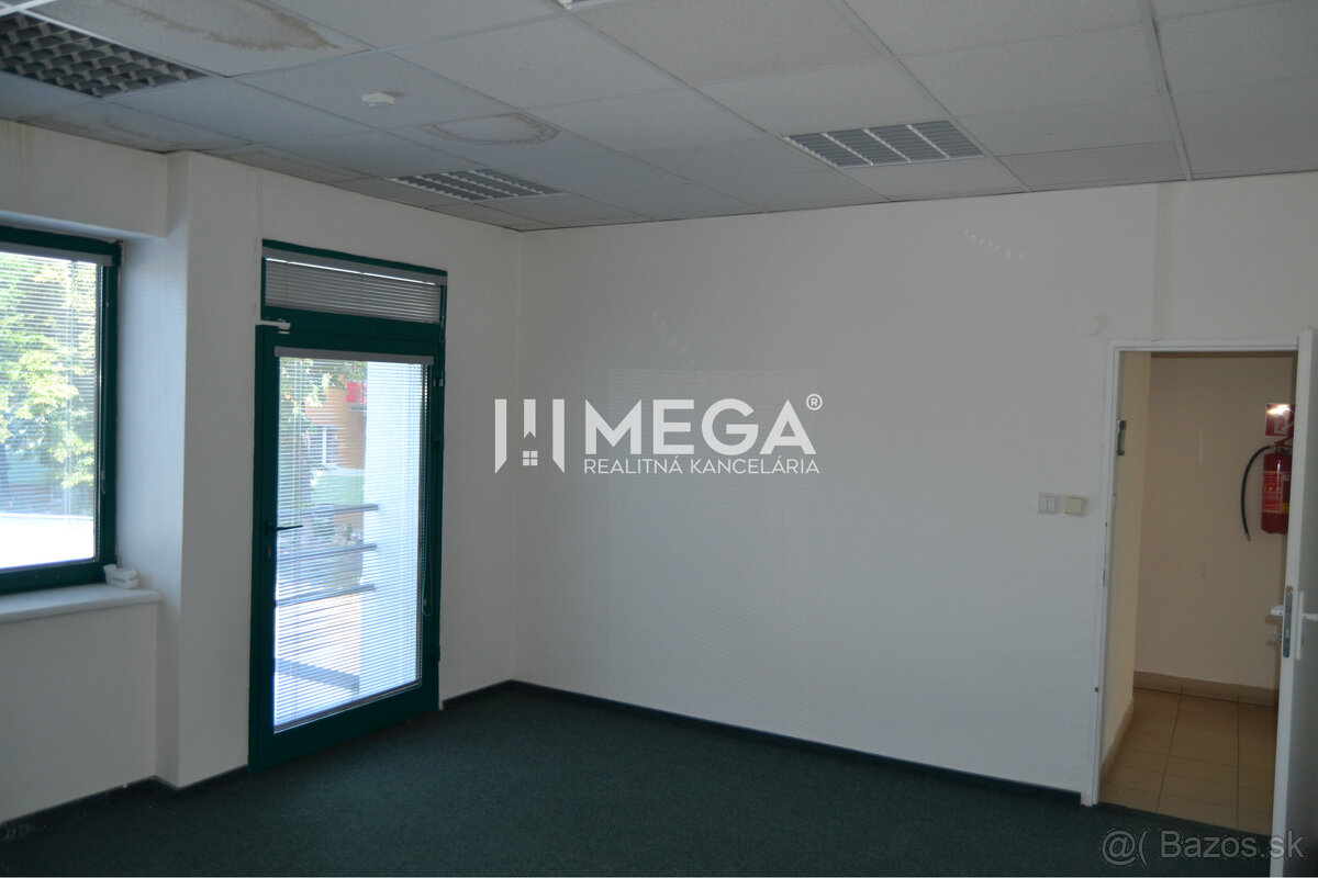 PRENÁJOM priestorov v budove priamo v centre mesta HUMENNÉ - 8
