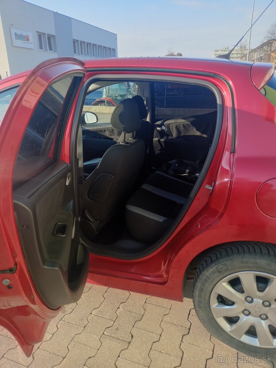 207 - slušne auto - 8