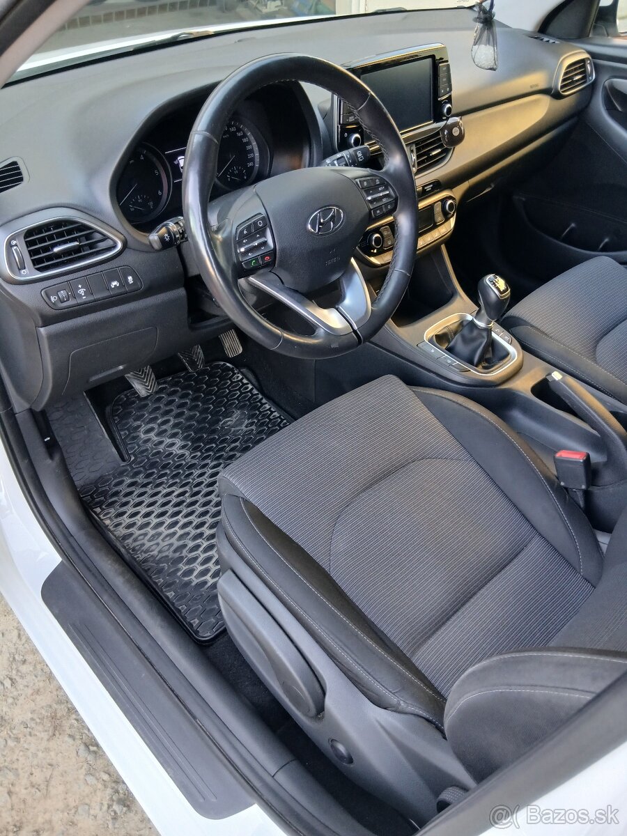 Hyundai i30 CW 1.6CRDI 81KW 2018 - 8