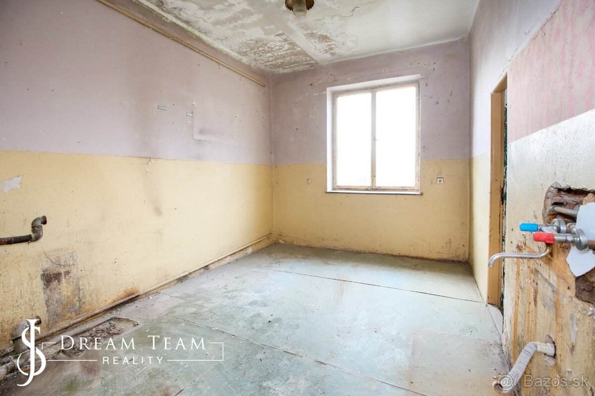 Rodinný dom so štyrmi bytovými jednotkami v obci Beluj - 8